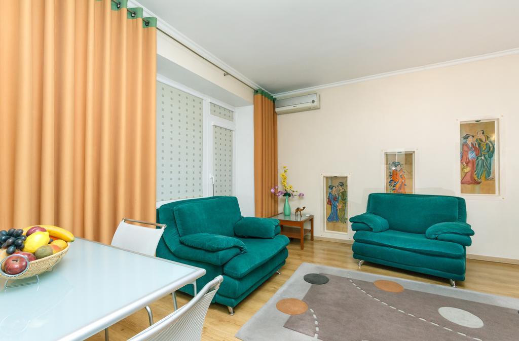 Apartments On Independence Square Kyiv Exterior photo