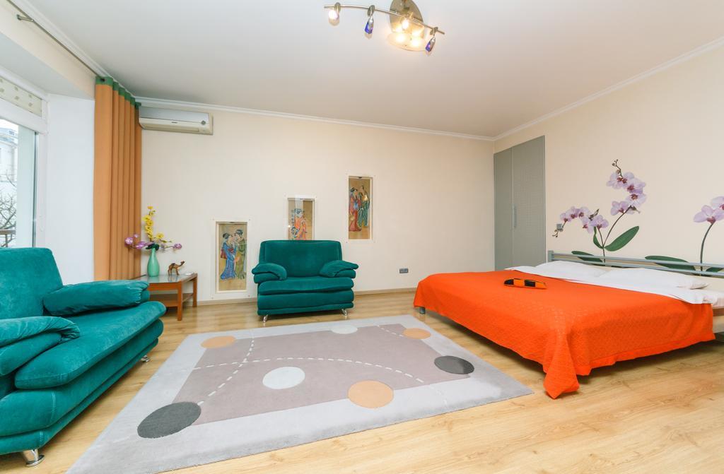 Apartments On Independence Square Kyiv Exterior photo