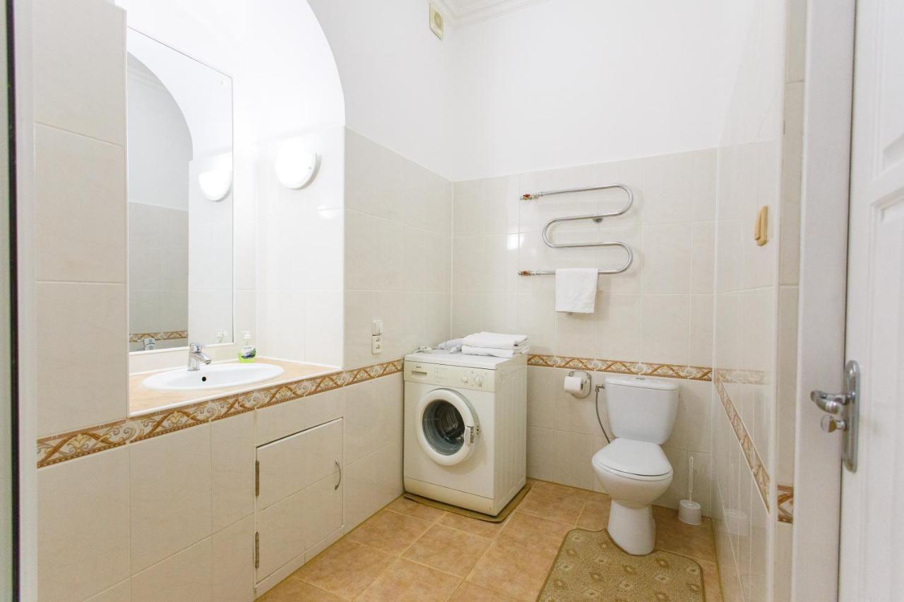 Apartments On Independence Square Kyiv Exterior photo